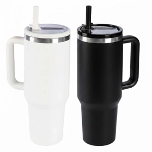 Mug con Manija de 1200 ml, en acero inox doble con pitillo, de 26 x 7.8 cmts