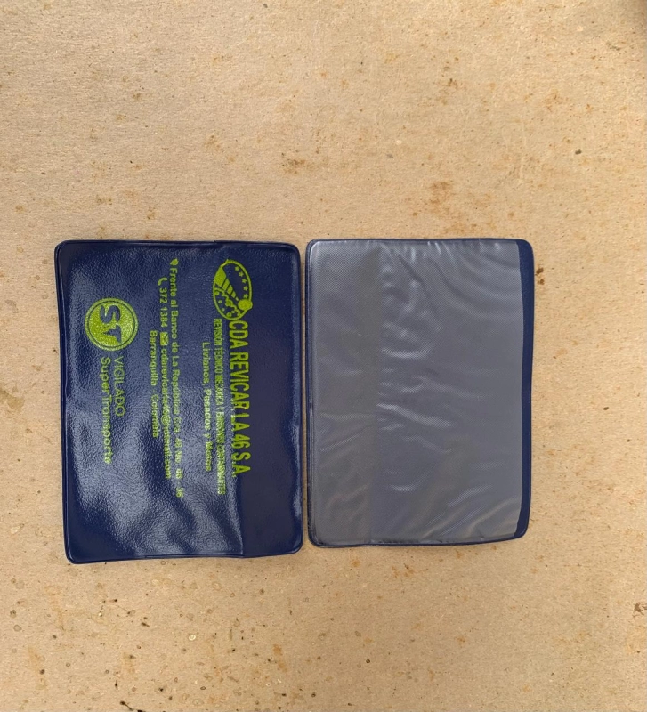 Portadocumentos Sencillo de 1 bolsillo para Soat del Carro, tamaño 11 x 8.5 cmts