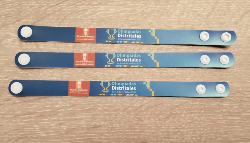 Manilla Sublimada con broche plastico, de 21 x 1.7 cmts