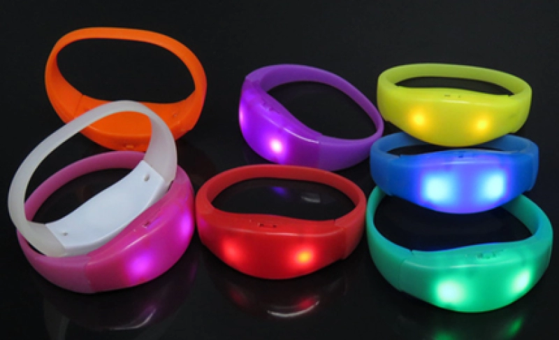 Manilla o Brazalete LED elaborado en Silicona, sin Control de Voz