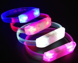 Manilla o Brazalete LED elaborado en ABS, CON Control de Voz