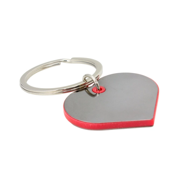 Llavero en forma de Corazon, estructura plastica con acero, 4.3 x 3.5 x 0.35