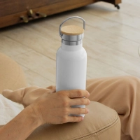 Botella termica de 550 ml, en acero, tamaño 7.2 x 22.3 cmts, en caja