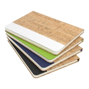 Libreta en Corcho y Cuerina, de 80 hojas, tamaño 14.5 x 21 x 1.5 cmts