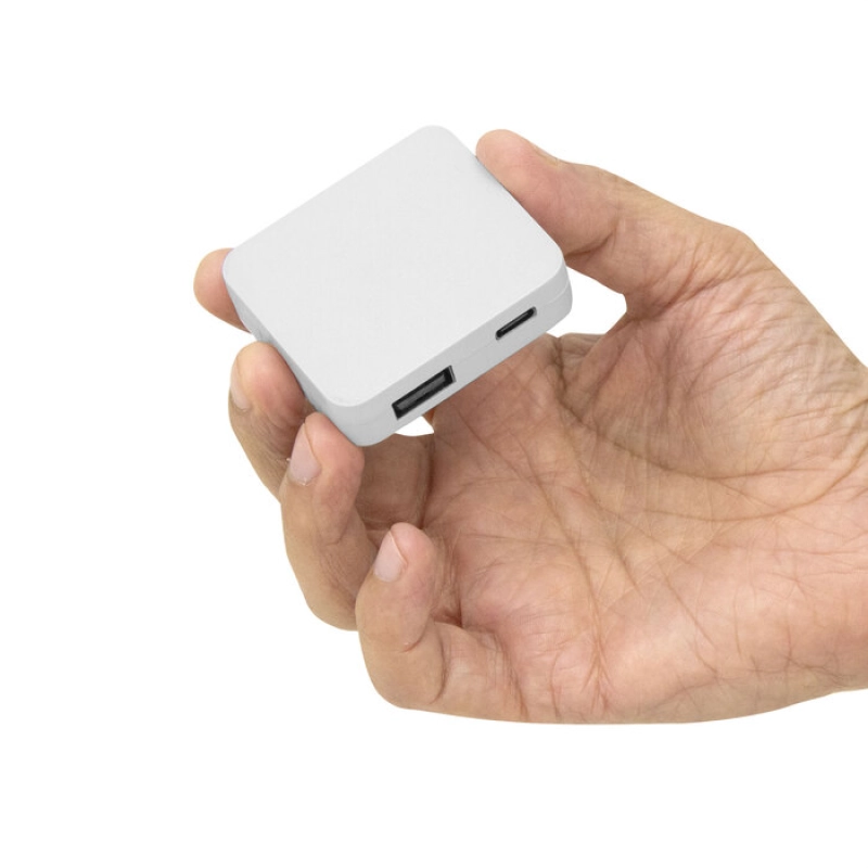 Mini Adaptador HUB Multipuerto plastico, tamaño 5.2 x 4.6 x 1.3 cmts