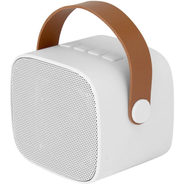 Parlante BT stereo, con radio FM, manija en cuerina, 8.5 x 6.5 x 7.3 cmts