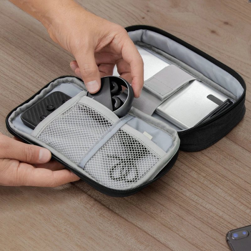 Organizador de Cables, con multiples bolsillos, 20 x 12 x 5.3 cmts