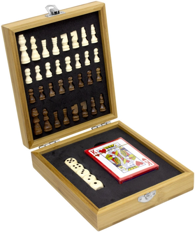 Set de 3 juegos en 1, Ajedrez, Dados y Naipes en caja de 14.2x17x4.6 cmts
