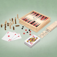 Set de Multiples Juegos en 1, en caja de madera de 17 x 17 x 4 cmts