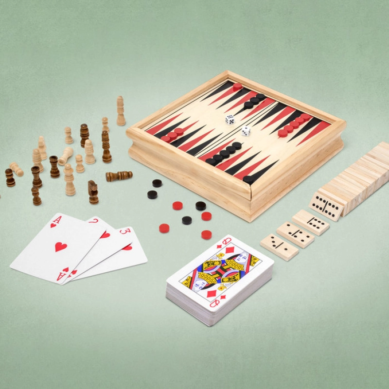 Set de Multiples Juegos en 1, en caja de madera de 17 x 17 x 4 cmts