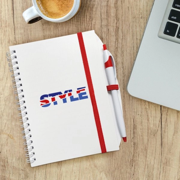 Cuaderno Lace, de 13 x 18 cmts, en PP blanco, con bolígrafo