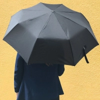 Paraguas Purse, de cartera, de 21”, mango en caucho.
