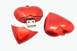 Memoria USB plastica diseño Corazon