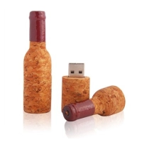 Memoria USB en Madera en 3D diseño Botella de Licor