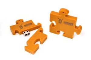 Memoria USB en PVC 2D diseño Logo Rompecabezas