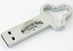 Memoria USB metalica en forma de llave