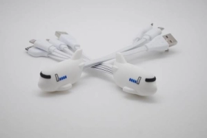 Cable Multiconector x 3 en PVC 3D en diseño personalizado de Avion