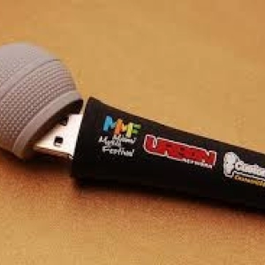 Memoria USB PVC 3D forma de Microfono