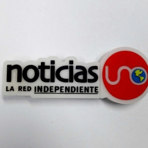 Memoria USB PVC 2D diseño logo Noticias Uno