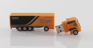 Memoria USB en PVC 3D diseño Tractomula