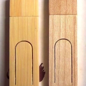 Memoria USB en madera en forma de Clip