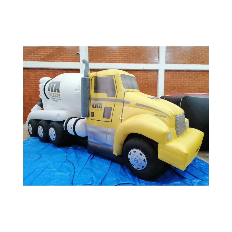 Dummy Inflable Estatico en forma de Camion de Cemento
