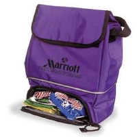 Lonchera Serengetti, 21 x 28 x 13 cmts, doble bolsillo, abajo forro y espuma