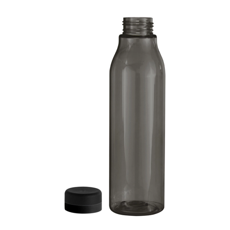 Botella plastica de 750 ml colo negro, de 7 x 24.5 cmts